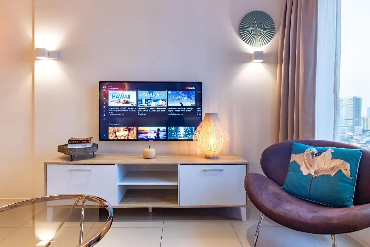 ❈ Tropicana 218 By Alv Suites ❈ George Town